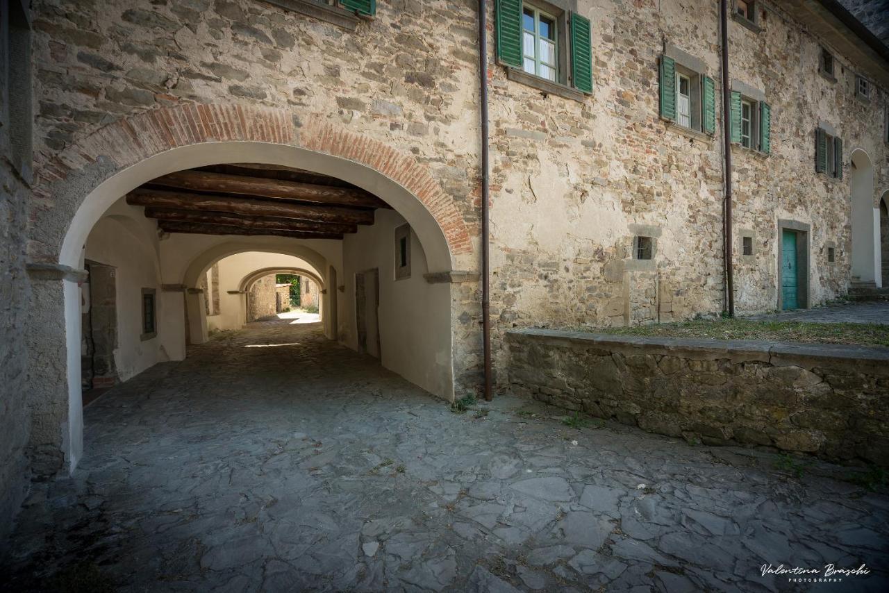 Castello Di Sarna Chiusi della Verna Exterior foto